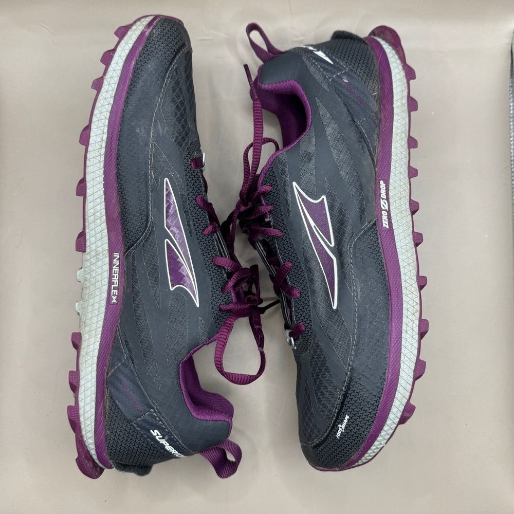 Altra Women’s Superior 3.5 gray purple size 10.5